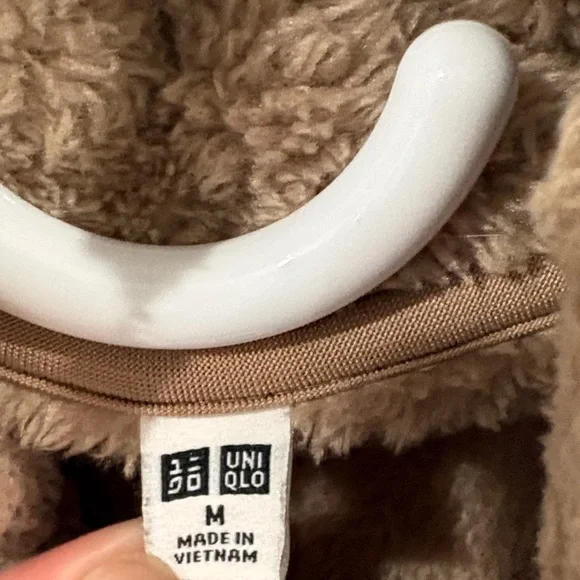 Uniqlo Women's Teddy Zip-Up Jacket in Beige - Picture 4 of 6
